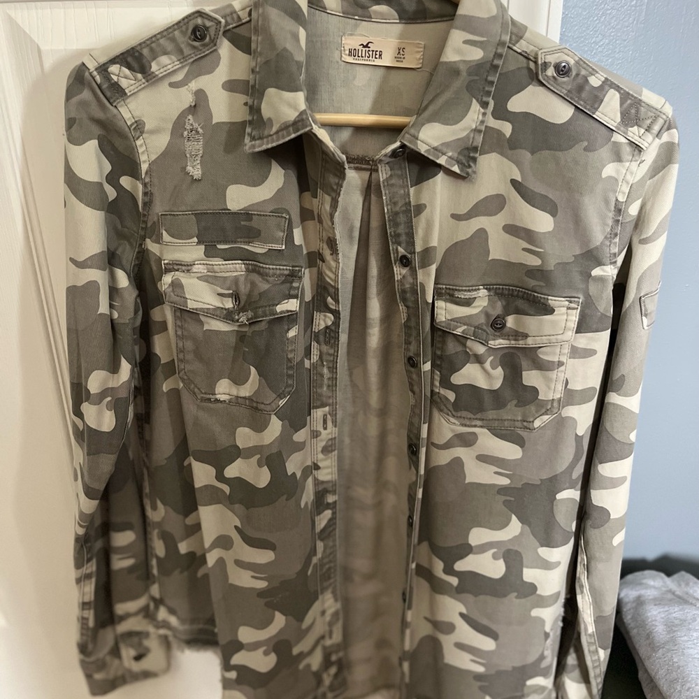 Hollister Women's Camouflage Jacket